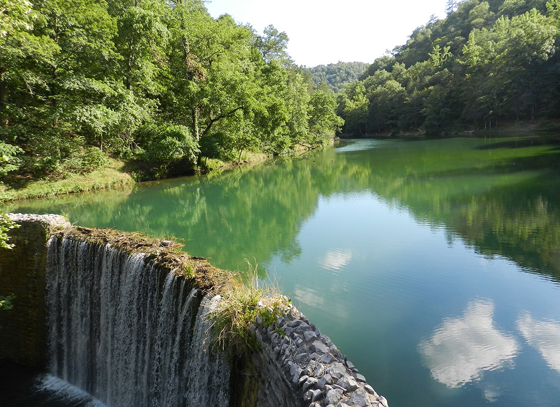 Read Our Reviews - Ouachita Mountains - Scenery of Waterfalls and Lakes in the Central Arkansas Mountains